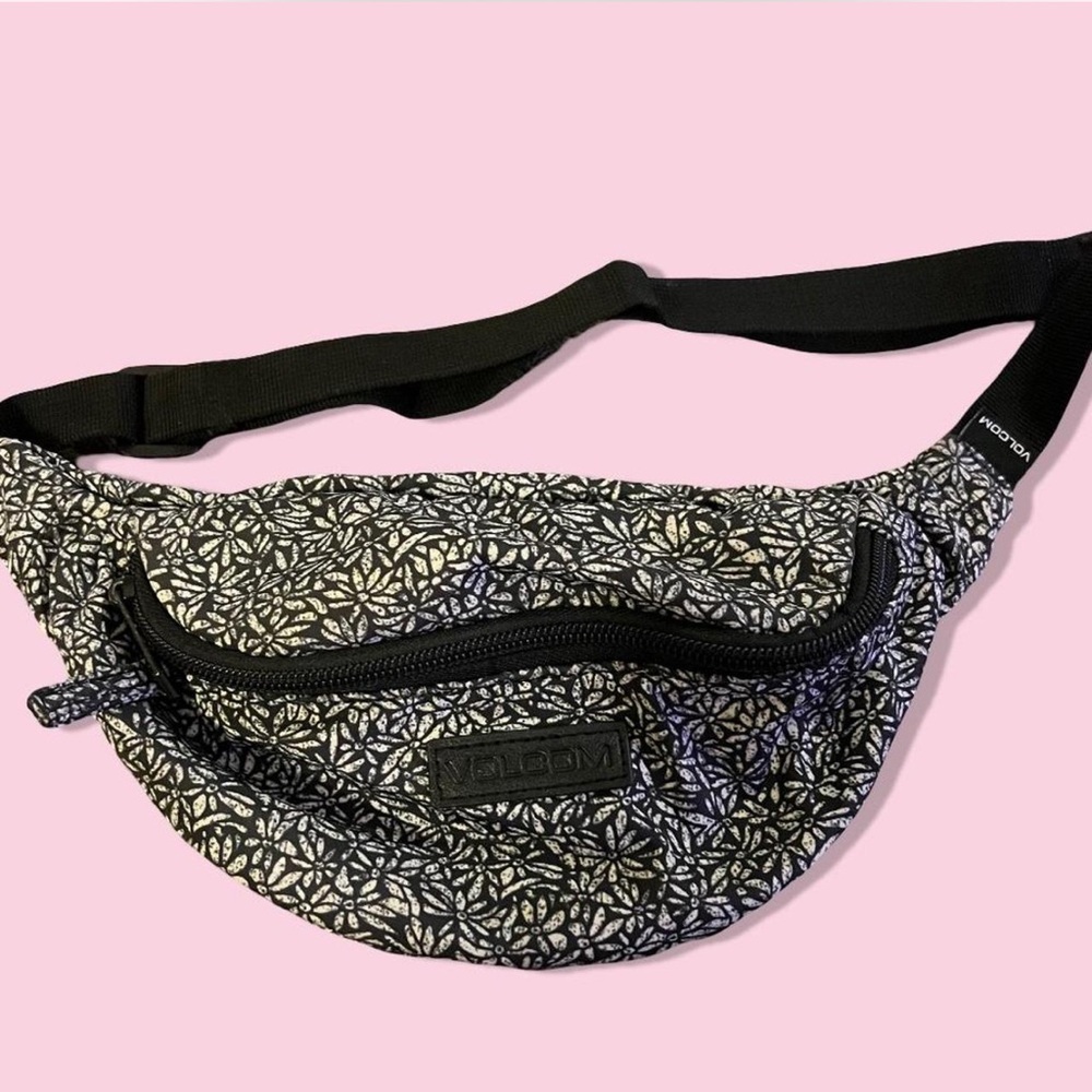 Volcom Black & White Floral Fanny Pack / Waist Bag